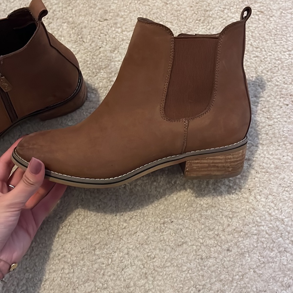 Brown booties - Picture 3 of 4